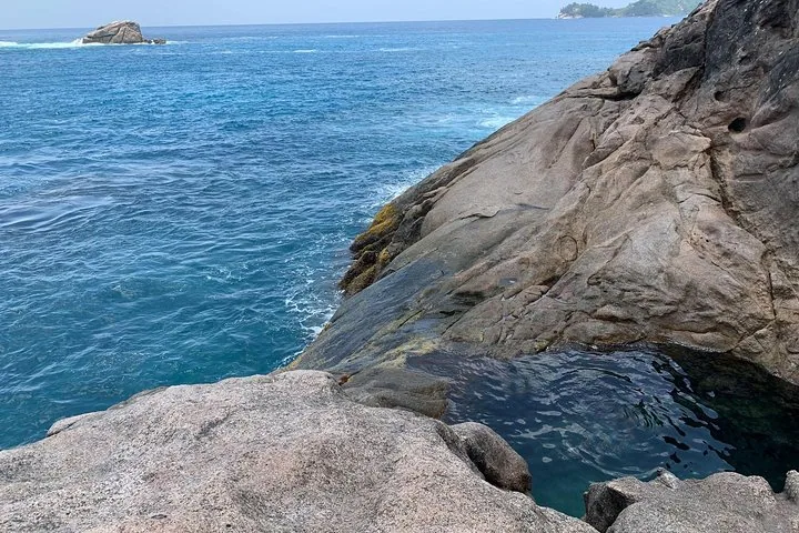 بركة الصخر: مشيٌ إلى جوهرةٍ مخفية — صورة ٦